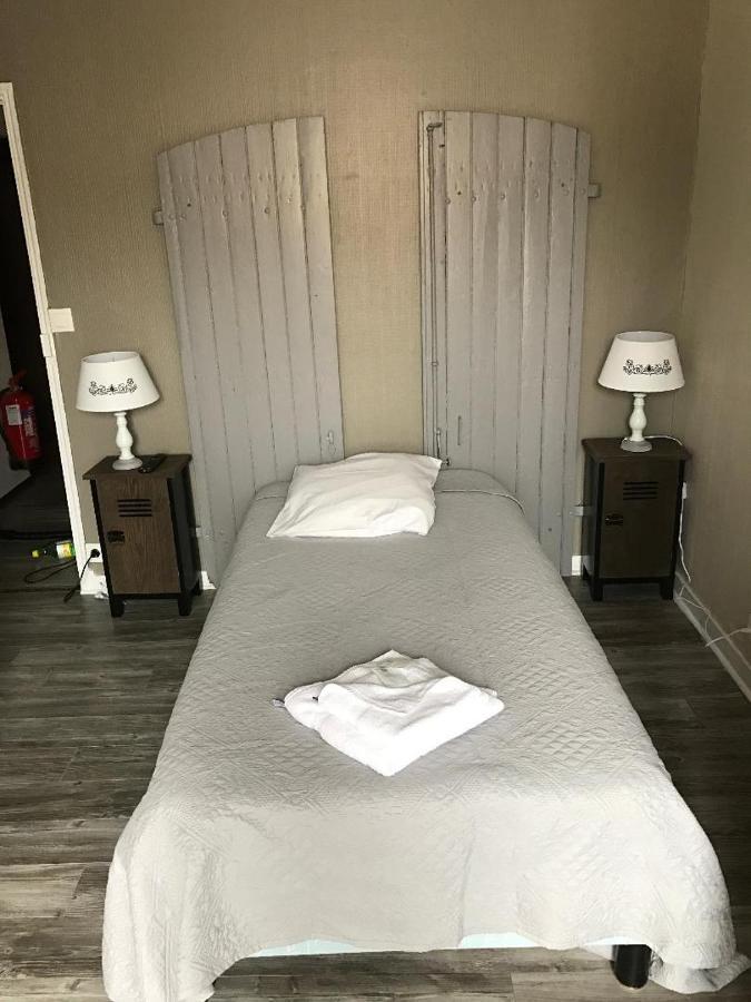 Hotel Du Viaduc Le Vigeant Eksteriør billede